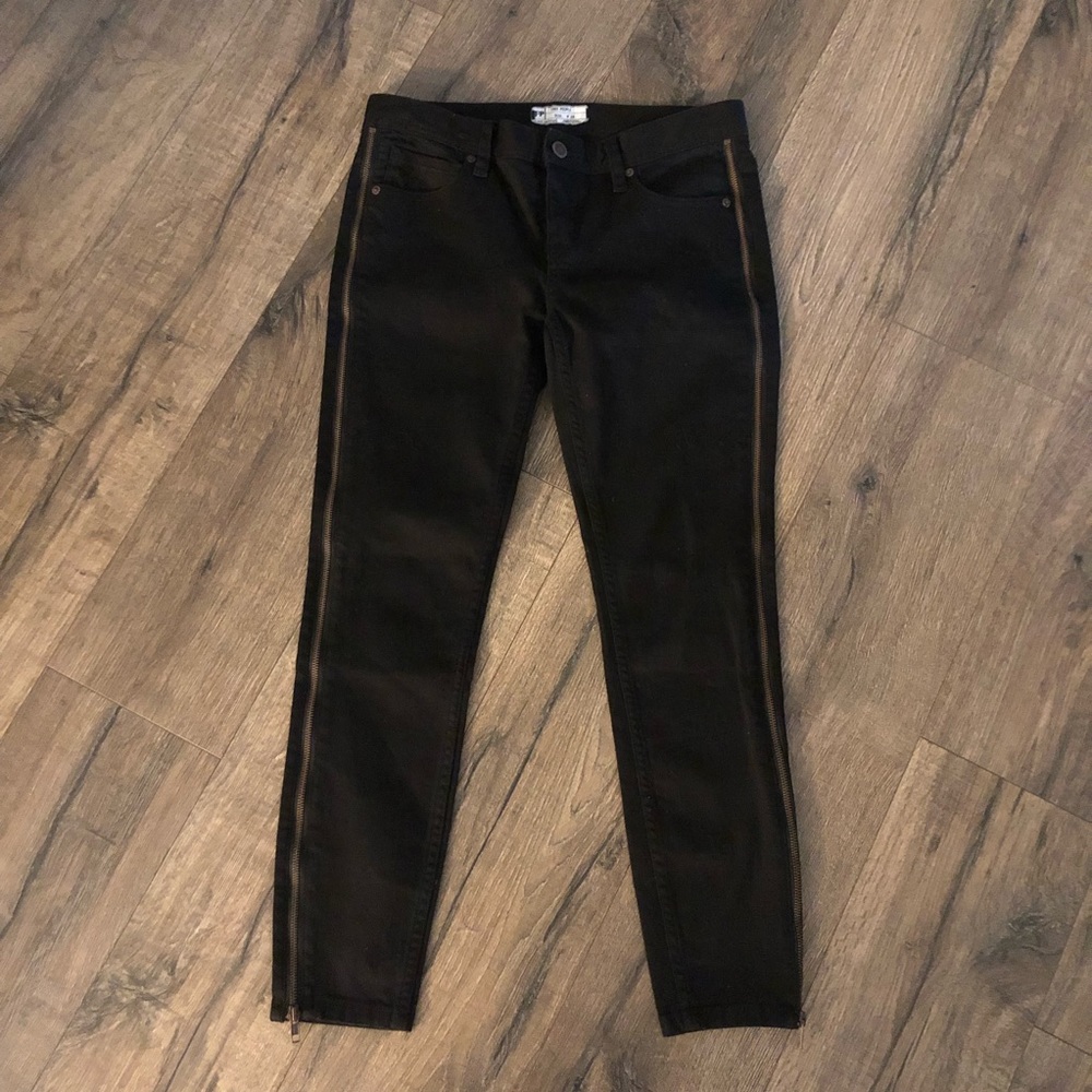 Free People Levon Zipper Skinny Jean 28